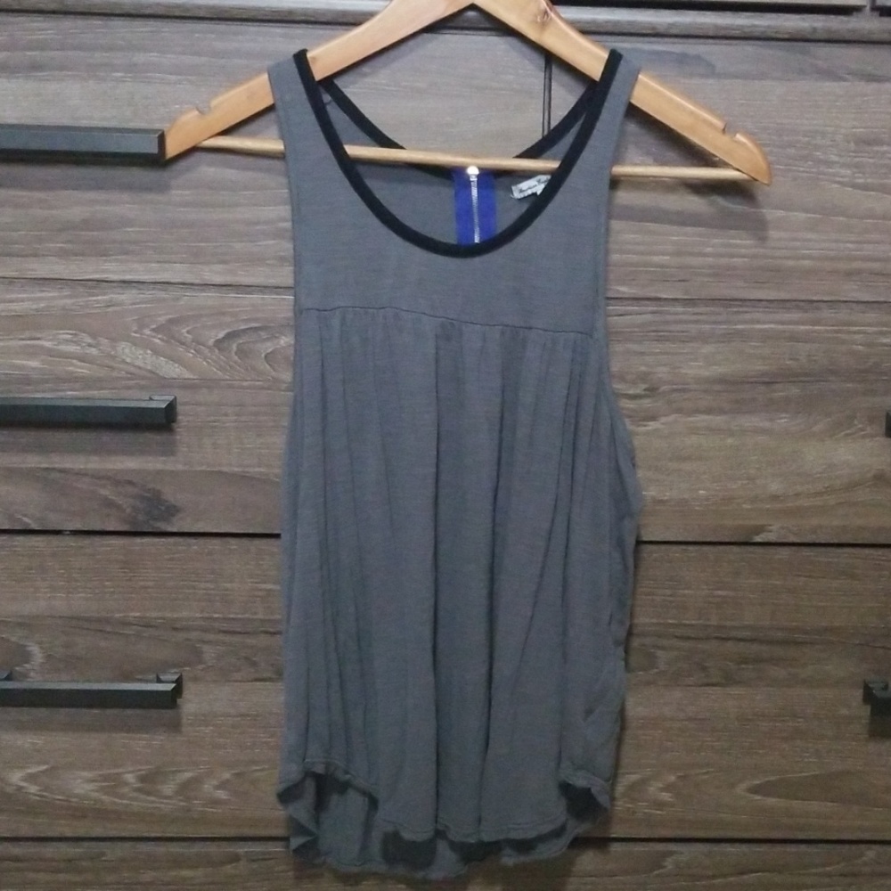 🔥 All $10 items 2/$15! / Flowy Tank Back Zip